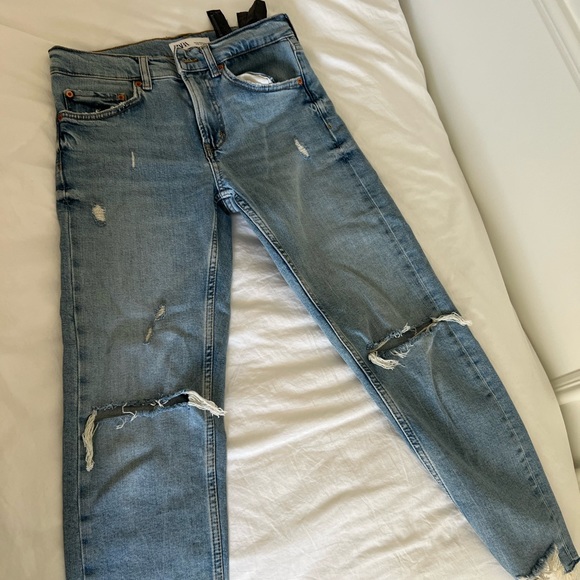 ZARA ripped fray hem jeans - Picture 3 of 3